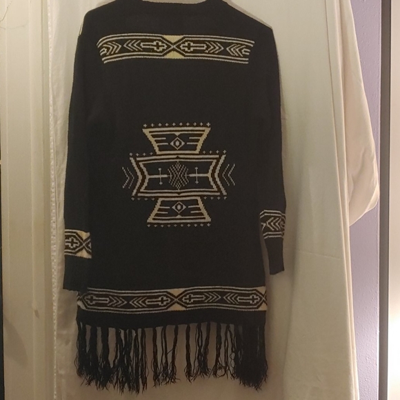 Aztec sweater - Picture 2 of 3